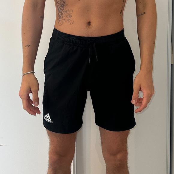 Adidas short - Picture 1 of 3